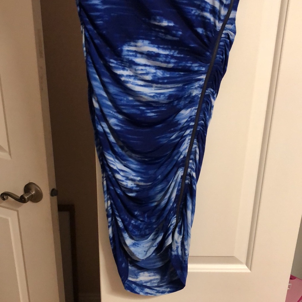 BCBG DRESS - Picture 2 of 7